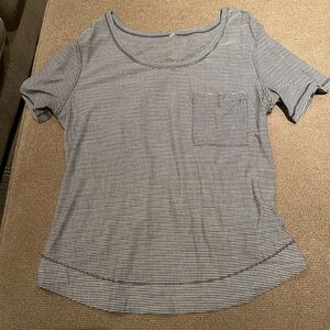 Lululemon women’s t shirt